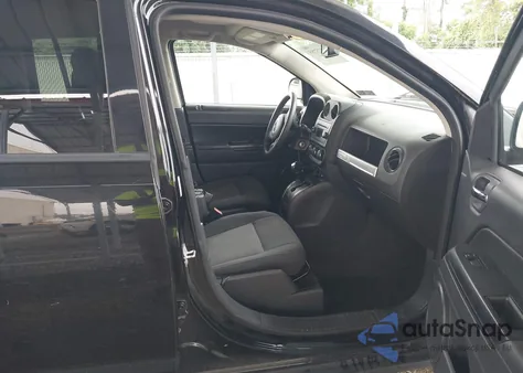 2016 Jeep Compass Sport z USA, uszkodzony, nr VIN 1C4NJDBB0GD781811